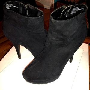Mossimo heeled booties